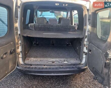 Белый Рено Кенгу, объемом двигателя 1.46 л и пробегом 380 тыс. км за 4500 $, фото 8 на Automoto.ua