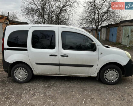 Белый Рено Кенгу, объемом двигателя 1.46 л и пробегом 297 тыс. км за 5699 $, фото 2 на Automoto.ua