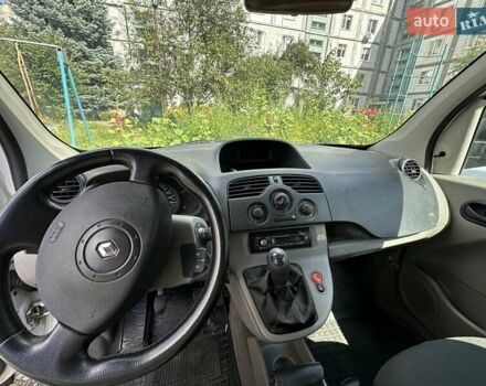 Белый Рено Кенгу, объемом двигателя 1.46 л и пробегом 300 тыс. км за 4750 $, фото 1 на Automoto.ua