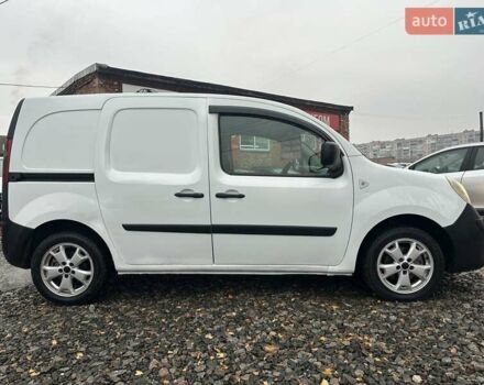 Рено Кенгу 2008 в Смеле на Automoto.ua Белый Рено Кенгу, объемом двигателя 1.5 л и пробегом 270 тыс. км за 4500 $, фото 9 на Automoto.ua