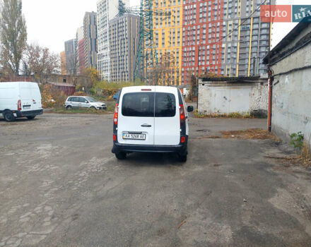 Белый Рено Кенгу, объемом двигателя 1.46 л и пробегом 300 тыс. км за 4750 $, фото 4 на Automoto.ua