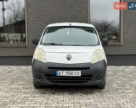 Білий Рено Кєнгу, об'ємом двигуна 1.5 л та пробігом 300 тис. км за 5500 $, фото 2 на Automoto.ua