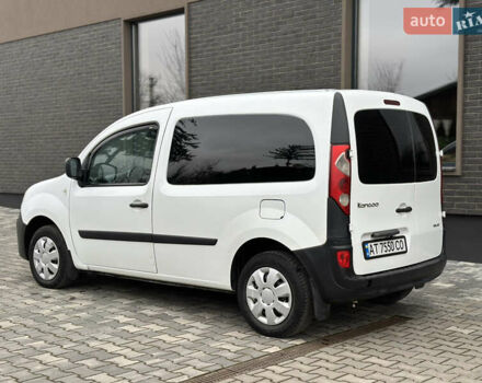 Білий Рено Кєнгу, об'ємом двигуна 1.5 л та пробігом 300 тис. км за 5500 $, фото 12 на Automoto.ua