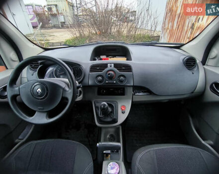 Рено Кенгу 2008 в Одессе на Automoto.ua Белый Рено Кенгу, объемом двигателя 1.5 л и пробегом 364 тыс. км за 5400 $, фото 17 на Automoto.ua
