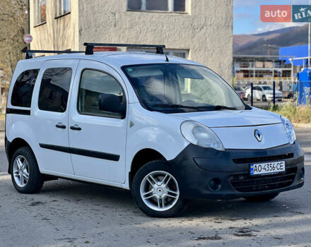 Белый Рено Кенгу, объемом двигателя 1.46 л и пробегом 278 тыс. км за 4900 $, фото 1 на Automoto.ua
