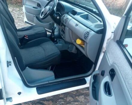 Рено Кенгу 2008 в Каменке на Automoto.ua Белый Рено Кенгу, объемом двигателя 1.5 л и пробегом 300 тыс. км за 4200 $, фото 2 на Automoto.ua