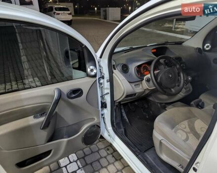 Белый Рено Кенгу, объемом двигателя 1.5 л и пробегом 441 тыс. км за 5600 $, фото 13 на Automoto.ua