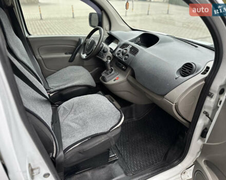 Білий Рено Кєнгу, об'ємом двигуна 1.5 л та пробігом 300 тис. км за 5500 $, фото 6 на Automoto.ua