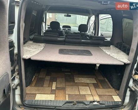 Білий Рено Кєнгу, об'ємом двигуна 1.46 л та пробігом 250 тис. км за 6100 $, фото 7 на Automoto.ua