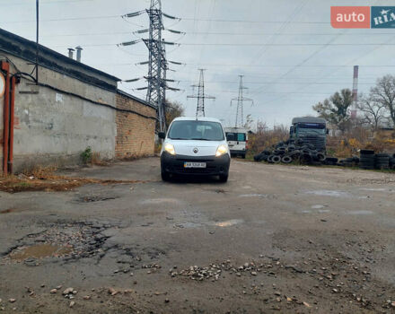 Белый Рено Кенгу, объемом двигателя 1.46 л и пробегом 300 тыс. км за 4750 $, фото 3 на Automoto.ua