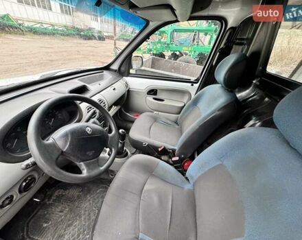 Белый Рено Кенгу, объемом двигателя 1.46 л и пробегом 350 тыс. км за 3700 $, фото 3 на Automoto.ua