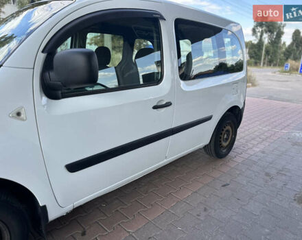 Белый Рено Кенгу, объемом двигателя 1.5 л и пробегом 295 тыс. км за 4900 $, фото 15 на Automoto.ua