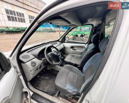 Белый Рено Кенгу, объемом двигателя 1.46 л и пробегом 350 тыс. км за 3700 $, фото 5 на Automoto.ua