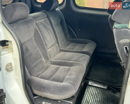 Белый Рено Кенгу, объемом двигателя 1.5 л и пробегом 268 тыс. км за 5300 $, фото 16 на Automoto.ua