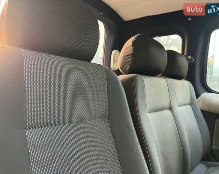 Белый Рено Кенгу, объемом двигателя 1.5 л и пробегом 185 тыс. км за 5200 $, фото 6 на Automoto.ua