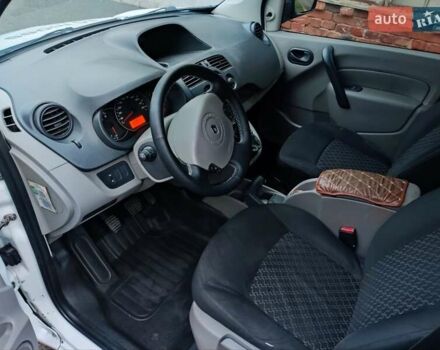 Белый Рено Кенгу, объемом двигателя 1.5 л и пробегом 355 тыс. км за 5100 $, фото 4 на Automoto.ua