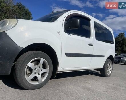 Белый Рено Кенгу, объемом двигателя 1.46 л и пробегом 209 тыс. км за 4900 $, фото 5 на Automoto.ua