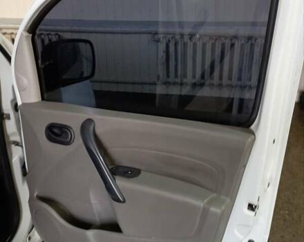 Рено Кенгу 2008 в Путиле на Automoto.ua Белый Рено Кенгу, объемом двигателя 1.5 л и пробегом 155 тыс. км за 5200 $, фото 12 на Automoto.ua