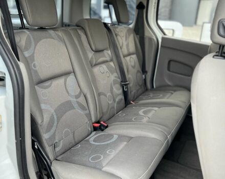 Белый Рено Кенгу, объемом двигателя 1.6 л и пробегом 185 тыс. км за 5500 $, фото 9 на Automoto.ua