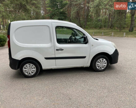 Белый Рено Кенгу, объемом двигателя 1.46 л и пробегом 160 тыс. км за 3999 $, фото 6 на Automoto.ua