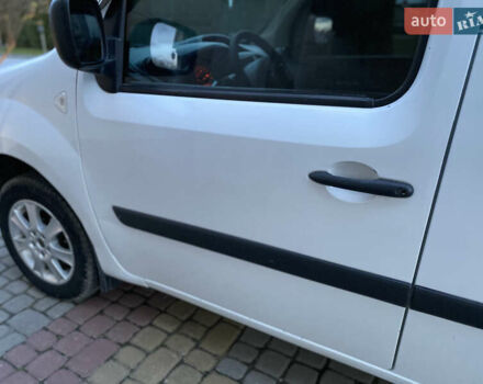 Белый Рено Кенгу, объемом двигателя 1.5 л и пробегом 270 тыс. км за 4599 $, фото 56 на Automoto.ua