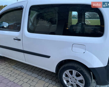 Белый Рено Кенгу, объемом двигателя 1.5 л и пробегом 270 тыс. км за 4599 $, фото 57 на Automoto.ua