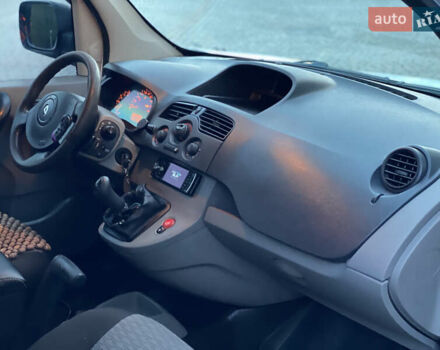 Белый Рено Кенгу, объемом двигателя 1.5 л и пробегом 270 тыс. км за 4599 $, фото 37 на Automoto.ua