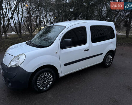 Белый Рено Кенгу, объемом двигателя 1.46 л и пробегом 110 тыс. км за 7800 $, фото 1 на Automoto.ua