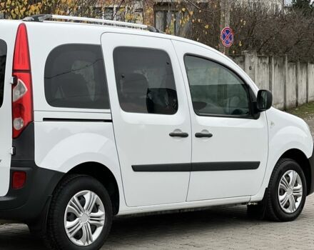 Белый Рено Кенгу, объемом двигателя 1.6 л и пробегом 185 тыс. км за 5500 $, фото 4 на Automoto.ua