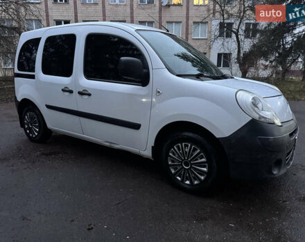 Белый Рено Кенгу, объемом двигателя 1.46 л и пробегом 110 тыс. км за 7800 $, фото 2 на Automoto.ua