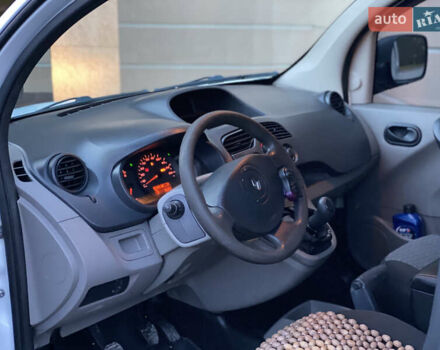 Белый Рено Кенгу, объемом двигателя 1.5 л и пробегом 270 тыс. км за 4599 $, фото 35 на Automoto.ua