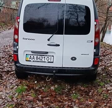 Белый Рено Кенгу, объемом двигателя 1.5 л и пробегом 300 тыс. км за 5200 $, фото 1 на Automoto.ua