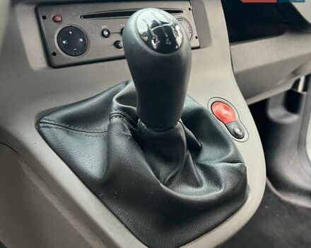 Белый Рено Кенгу, объемом двигателя 1.5 л и пробегом 170 тыс. км за 6700 $, фото 15 на Automoto.ua