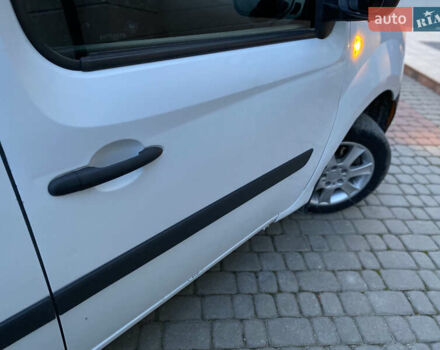 Белый Рено Кенгу, объемом двигателя 1.5 л и пробегом 270 тыс. км за 4599 $, фото 59 на Automoto.ua