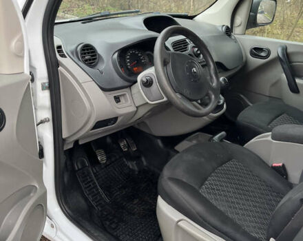 Белый Рено Кенгу, объемом двигателя 1.46 л и пробегом 398 тыс. км за 5600 $, фото 12 на Automoto.ua