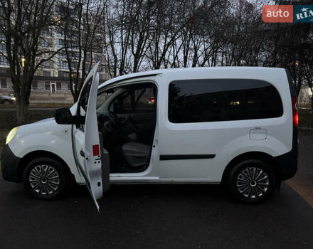 Белый Рено Кенгу, объемом двигателя 1.46 л и пробегом 110 тыс. км за 7800 $, фото 8 на Automoto.ua