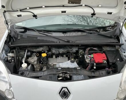 Белый Рено Кенгу, объемом двигателя 1.6 л и пробегом 185 тыс. км за 5500 $, фото 10 на Automoto.ua