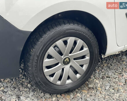 Белый Рено Кенгу, объемом двигателя 1.46 л и пробегом 246 тыс. км за 5850 $, фото 22 на Automoto.ua