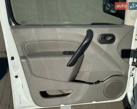 Білий Рено Кєнгу, об'ємом двигуна 1.46 л та пробігом 267 тис. км за 6500 $, фото 9 на Automoto.ua