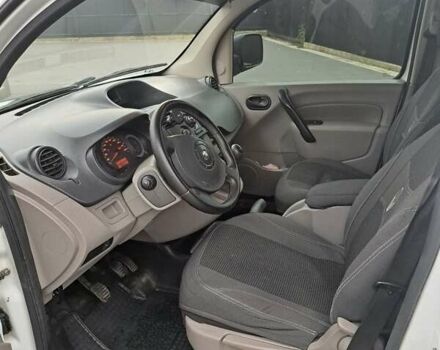 Рено Кенгу 2009 в Калуше на Automoto.ua Белый Рено Кенгу, объемом двигателя 1.46 л и пробегом 217 тыс. км за 6200 $, фото 15 на Automoto.ua