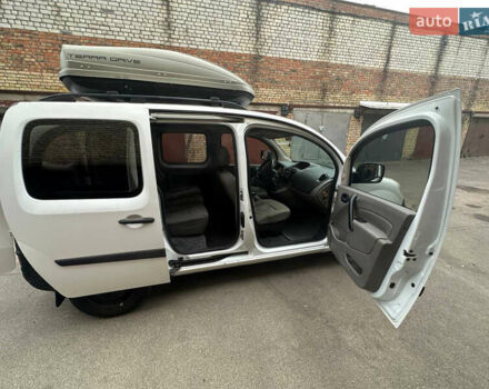 Белый Рено Кенгу, объемом двигателя 1.46 л и пробегом 357 тыс. км за 6100 $, фото 12 на Automoto.ua