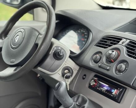 Белый Рено Кенгу, объемом двигателя 1.6 л и пробегом 185 тыс. км за 5500 $, фото 8 на Automoto.ua