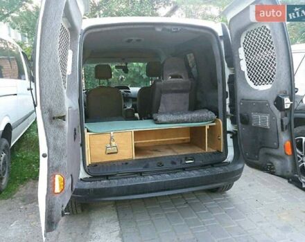 Белый Рено Кенгу, объемом двигателя 1.5 л и пробегом 415 тыс. км за 4600 $, фото 25 на Automoto.ua