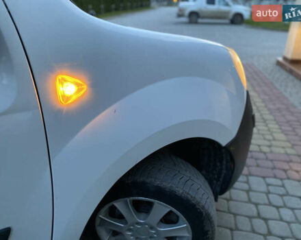 Белый Рено Кенгу, объемом двигателя 1.5 л и пробегом 270 тыс. км за 4599 $, фото 58 на Automoto.ua