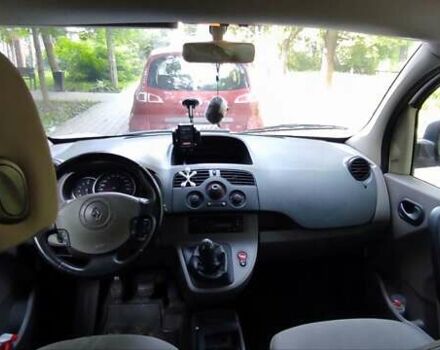 Белый Рено Кенгу, объемом двигателя 1.5 л и пробегом 415 тыс. км за 4600 $, фото 17 на Automoto.ua