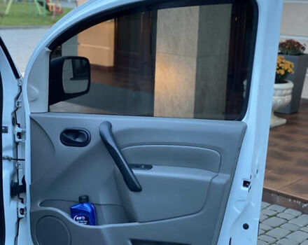 Белый Рено Кенгу, объемом двигателя 1.5 л и пробегом 270 тыс. км за 4599 $, фото 47 на Automoto.ua