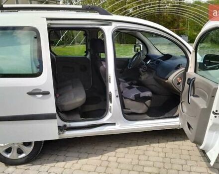 Белый Рено Кенгу, объемом двигателя 1.6 л и пробегом 228 тыс. км за 6500 $, фото 4 на Automoto.ua