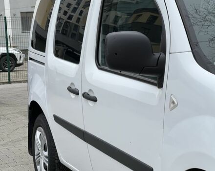 Белый Рено Кенгу, объемом двигателя 1.6 л и пробегом 185 тыс. км за 5500 $, фото 3 на Automoto.ua