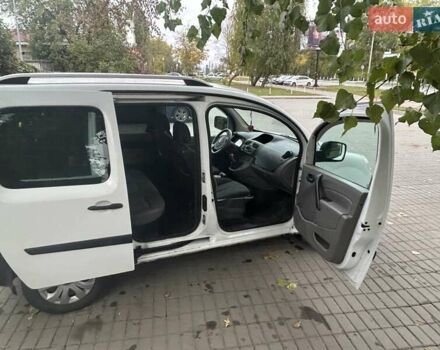 Белый Рено Кенгу, объемом двигателя 1.5 л и пробегом 147 тыс. км за 5000 $, фото 8 на Automoto.ua