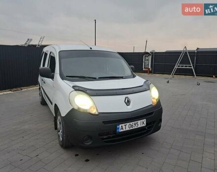 Рено Кенгу 2009 в Калуше на Automoto.ua Белый Рено Кенгу, объемом двигателя 1.46 л и пробегом 217 тыс. км за 6200 $, фото 1 на Automoto.ua